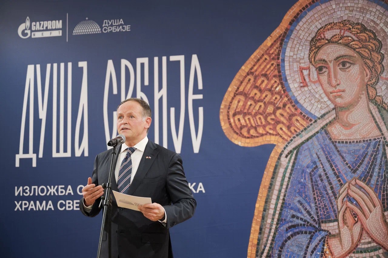 „Гаспром њефт“ је у Београду отворио изложбу „Душа Србије“ о изради мозаика за храм Светог Саве
