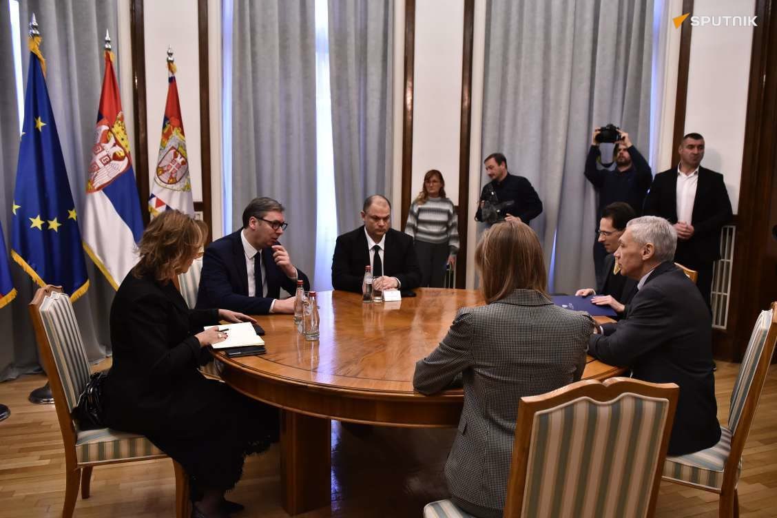 Председник Вучић са руским амбасадором о Косову и Метохији, очувању мира и културној сарадњи
